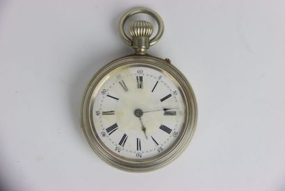 Pocket watch in silver plated metal. Roman...