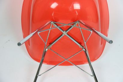 Paire de fauteuils coque de salon rouge orangé...
