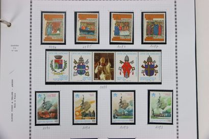TIMBRES. Belle collection du Vatican de 1987...