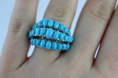 Bague en or gris 18K (750/1000) ornée de...
