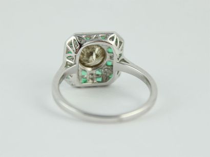 Bague en or gris 18K (750/1000) de style...