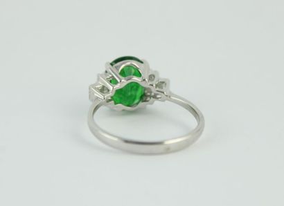 Bague en or gris 18K (750/1000) de style...