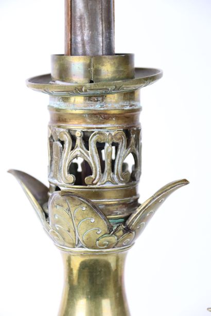 Large lamp in bronze and brass with oriental...