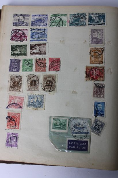 Réunion sept albums de timbres de postes...