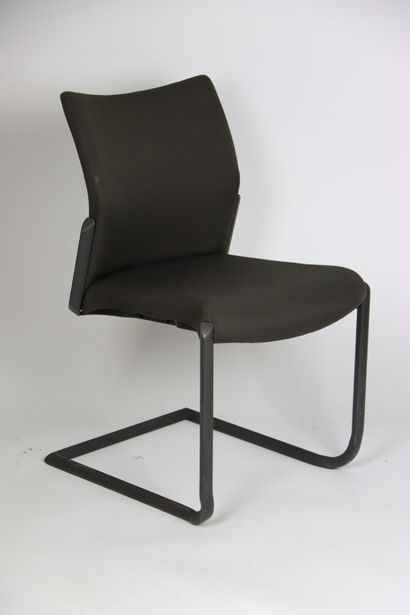 Herman Miller. Paire de chaises de bureau...