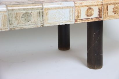 Roger CAPRON - VALLAURIS. Table basse à plateau...