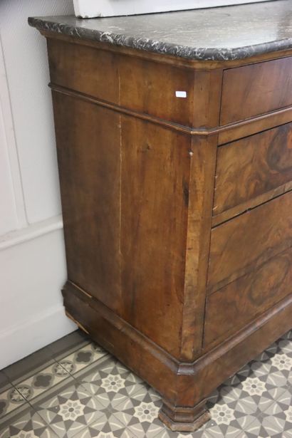 Chest of drawers in flamed mahogany veneer,...