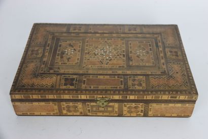 Meeting of four boxes in marquetry, mother-of-pearl...
