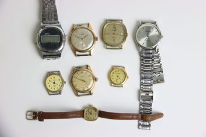Réunion de huit montres bracelet et cadrans...