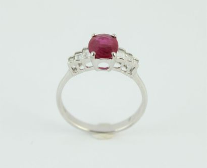 Bague en or gris 18K (750/1000) style art...