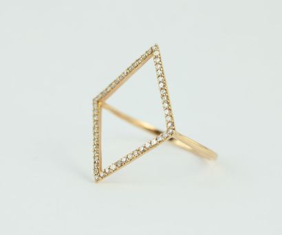 Bague en or jaune 18K (750/1000) formant...