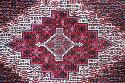 Tapis Senneh. Nord Ouest de l Iran. Vers...