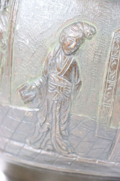 JAPAN, Bronze vase decorated with royal scenes...