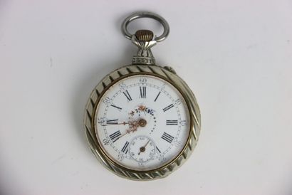 Pocket watch in metal. Roman numerals. Gross...