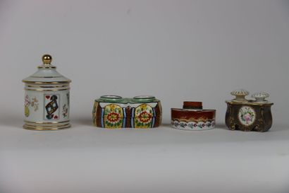 Meeting of three inkwells in polychrome porcelain...