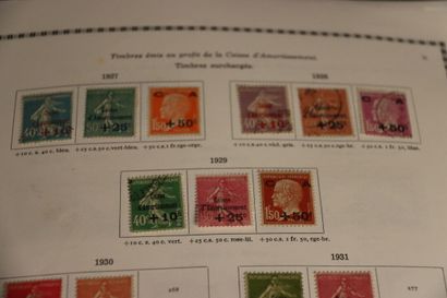 Importante collection de FRANCE en albums...