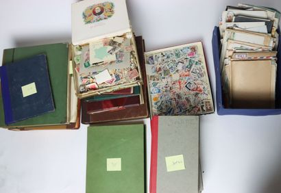 Réunion de timbres :
-album mobile 
-classeur...