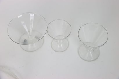 R. LALIQUE France, une carafe modèle Arbois...