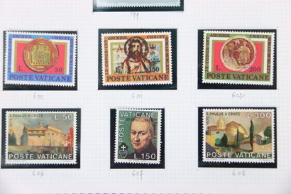 TIMBRES. Belle collection du Vatican et des...