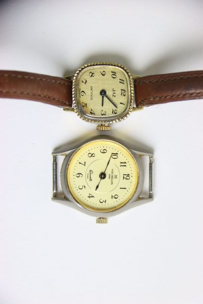 Réunion de huit montres bracelet et cadrans...