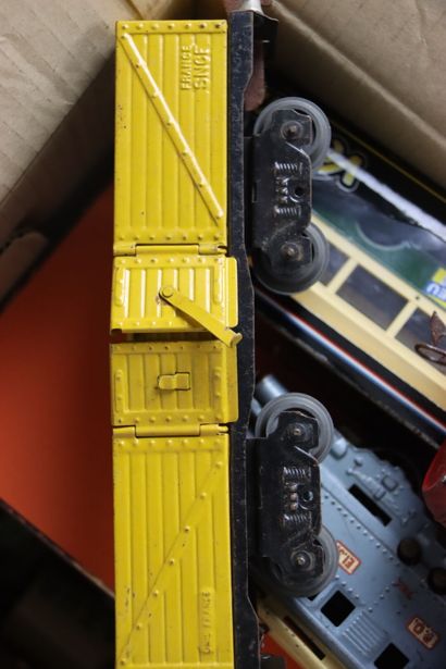 HORNBY MECCANO train meeting. 