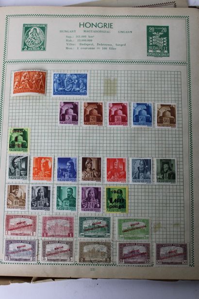 Réunion sept albums de timbres de postes...