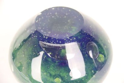 Vase moderne en verre soufflé à décor couleur...