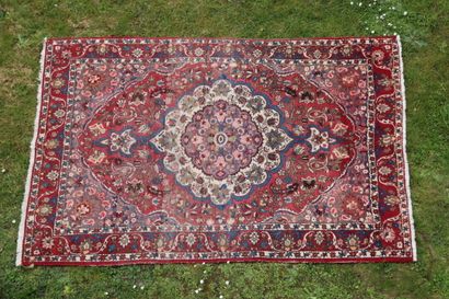 TAPIS. Grand Baktiar semnan, Iran, vers 1970,...