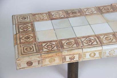 Roger CAPRON - VALLAURIS. Table basse à plateau...