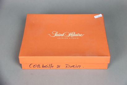 SAINT HILAIRE. Lot constitué d'un plateau...