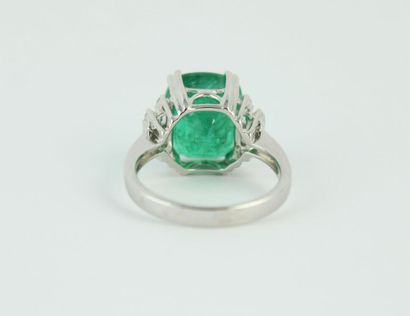 Bague en or gris 18K (750/100) de style art...