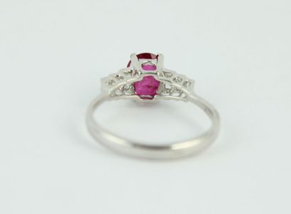 Bague en or gris 18K (750/1000) style art...
