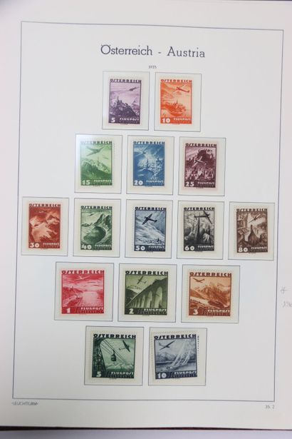 TIMBRES. Collection d'Autriche en album Leuchtturm....