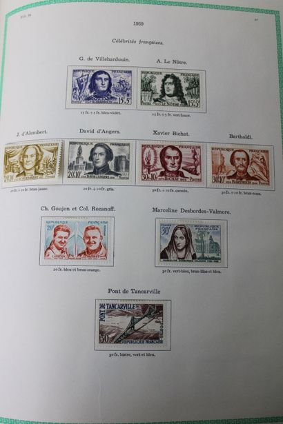 Réunion sept albums de timbres de postes...