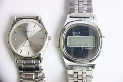 Réunion de huit montres bracelet et cadrans...
