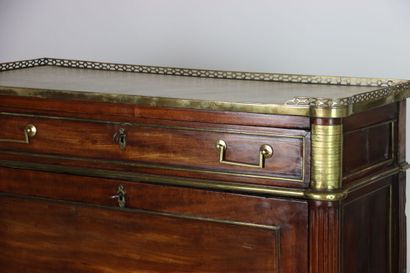 Mahogany veneered desk with brass scrapers,...