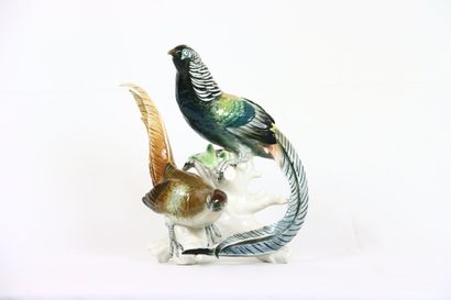 SAXE, Manufacture KARL ENS. Groupe en porcelaine...