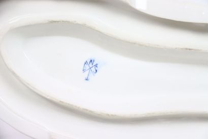 SAXE, Manufacture KARL ENS. Groupe en porcelaine...