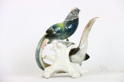 SAXE, Manufacture KARL ENS. Groupe en porcelaine...