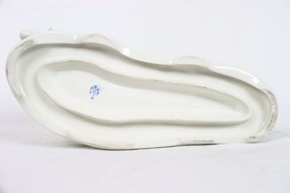 SAXE, Manufacture KARL ENS. Groupe en porcelaine...