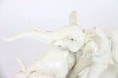 SAXE, Manufacture KARL ENS. Groupe en porcelaine...