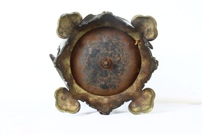 JAPON. Époque Meiji. Vase en bronze patiné...