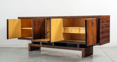 Buffet enfilade en placage de macassar, il...