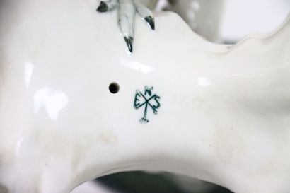 SAXE, Manufacture KARL ENS. Groupe en porcelaine...
