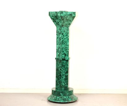 Sellette en placage de malachite. Fût à section...