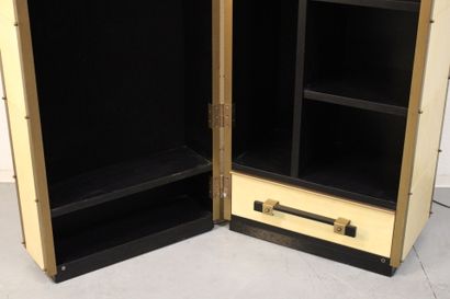 Armoire dans l'esprit des malles de voyage,...