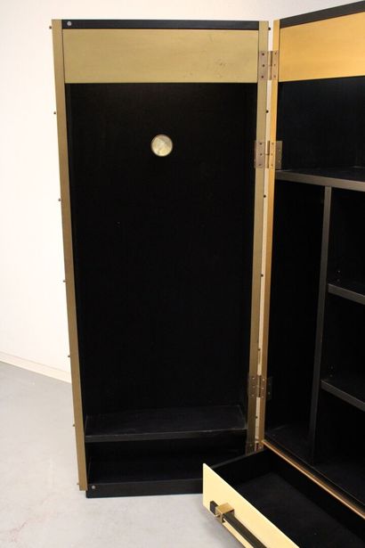 Armoire dans l'esprit des malles de voyage,...