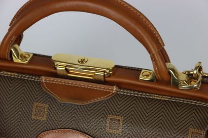 TEXIER. Sac à main pour femme en cuir imprimé....
