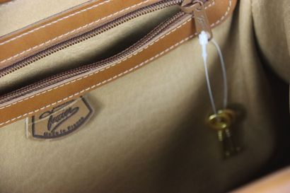 TEXIER. Sac à main pour femme en cuir imprimé....