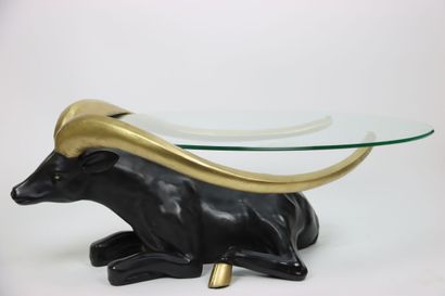 Table basse piètement à décor de buffle en...